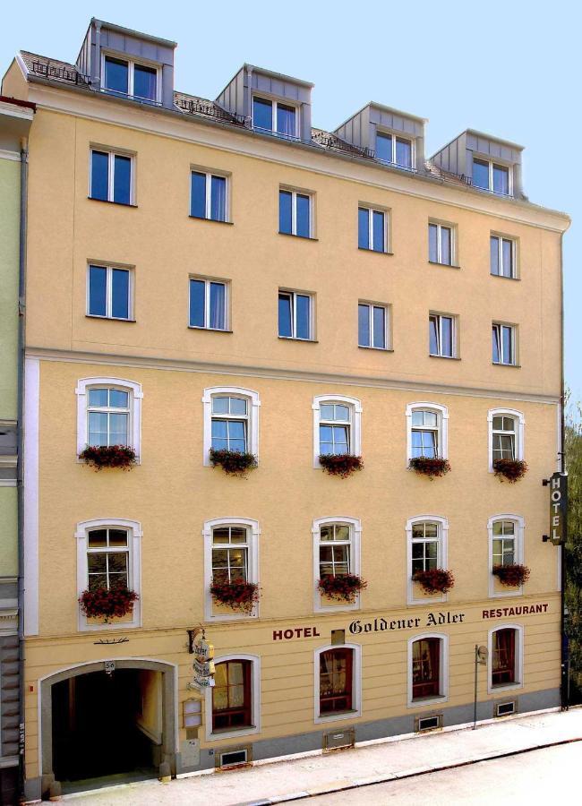 Hotel Goldener Adler Linz Esterno foto